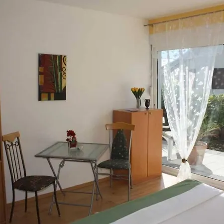 Apartment In With Balcony, Air Conditioning, Wifi 4328-2 *