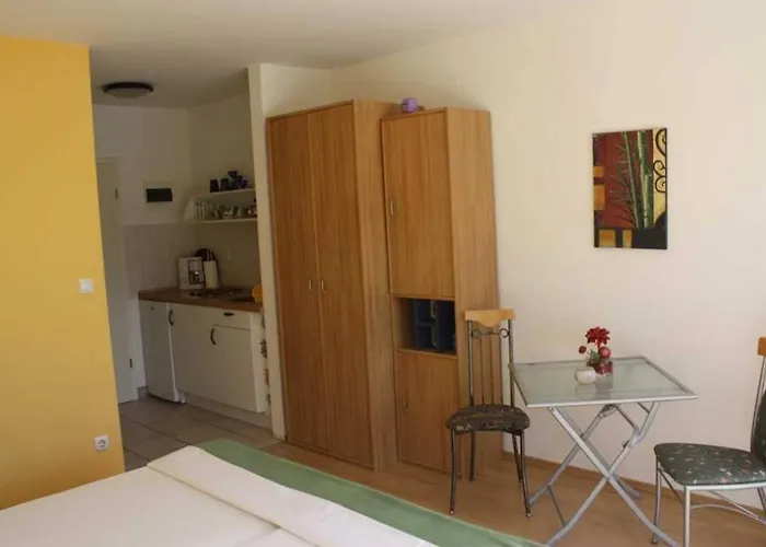 In With Balcony, Air Conditioning, Wifi 4328-2 * Trogir
