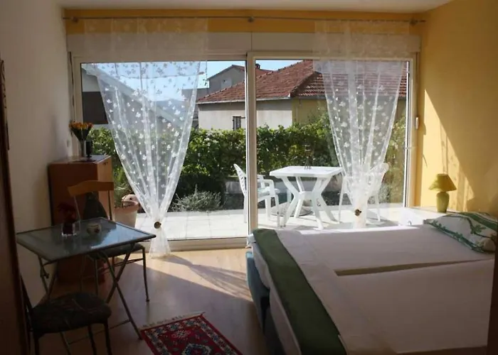 In With Balcony, Air Conditioning, Wifi 4328-2 Apartmán *